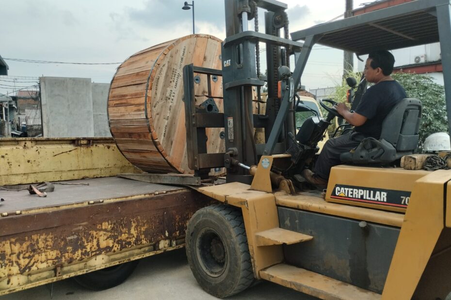 rental forklift cileunsi bogor harga murah buka 24 jam