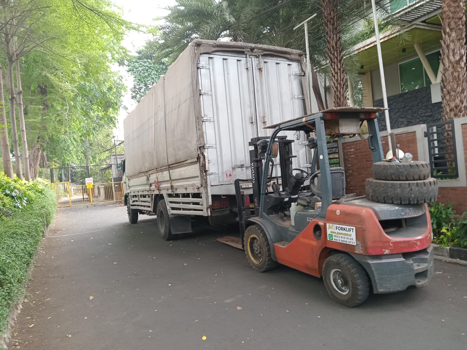 sewa-forklift-cibubur-jakarta-timur-paling-murah