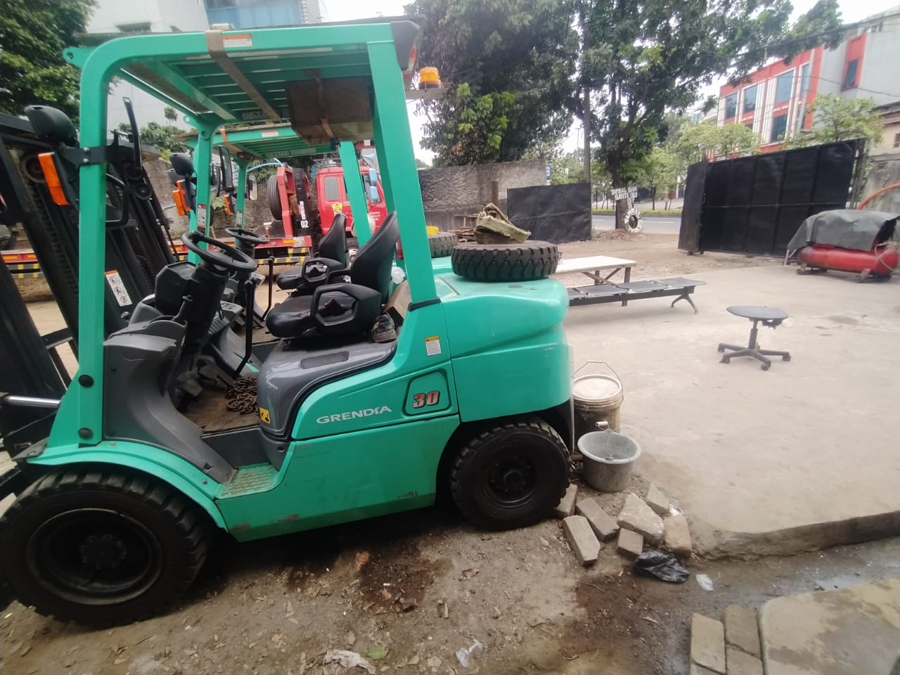 sewa-forklift-cikembar-sukabumi-termurah